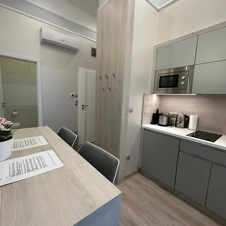 Revay 20 By Corall * Budapešť