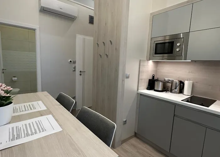 Révay 20 By Corall * Budapest